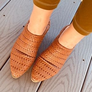 universal thread weaved mule clog slides size 7